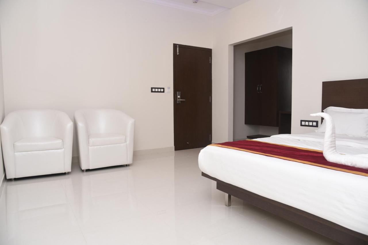Hotel Grand Kubera Chikmagalur Exterior photo